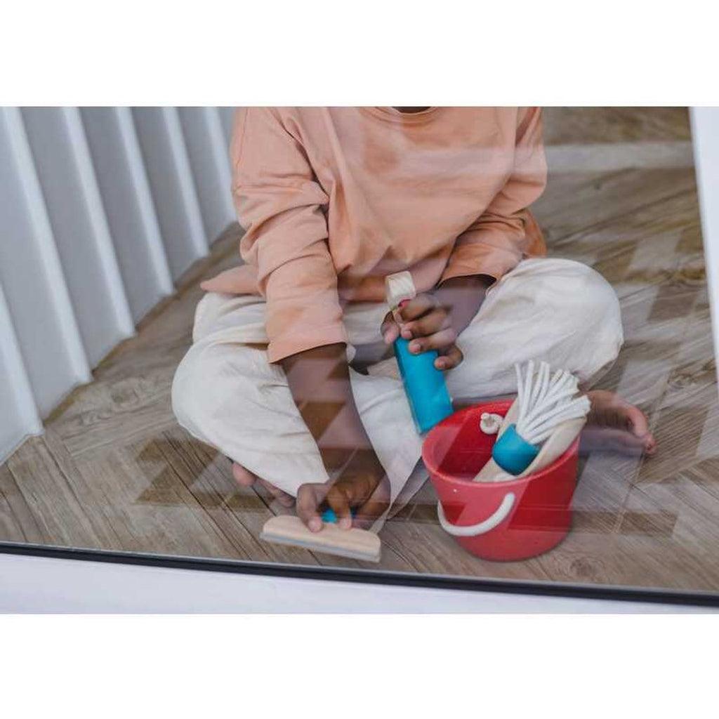 Plan Toys Cleaning Set